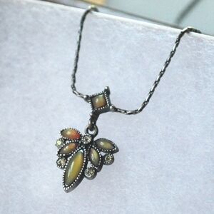 Vintage 1928 Dainty Drop Leaf Necklace